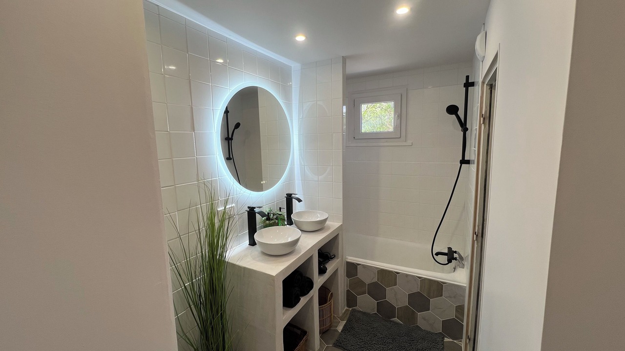 Photo of Bathroom in Saint-Honore - Jeanne d'Arc