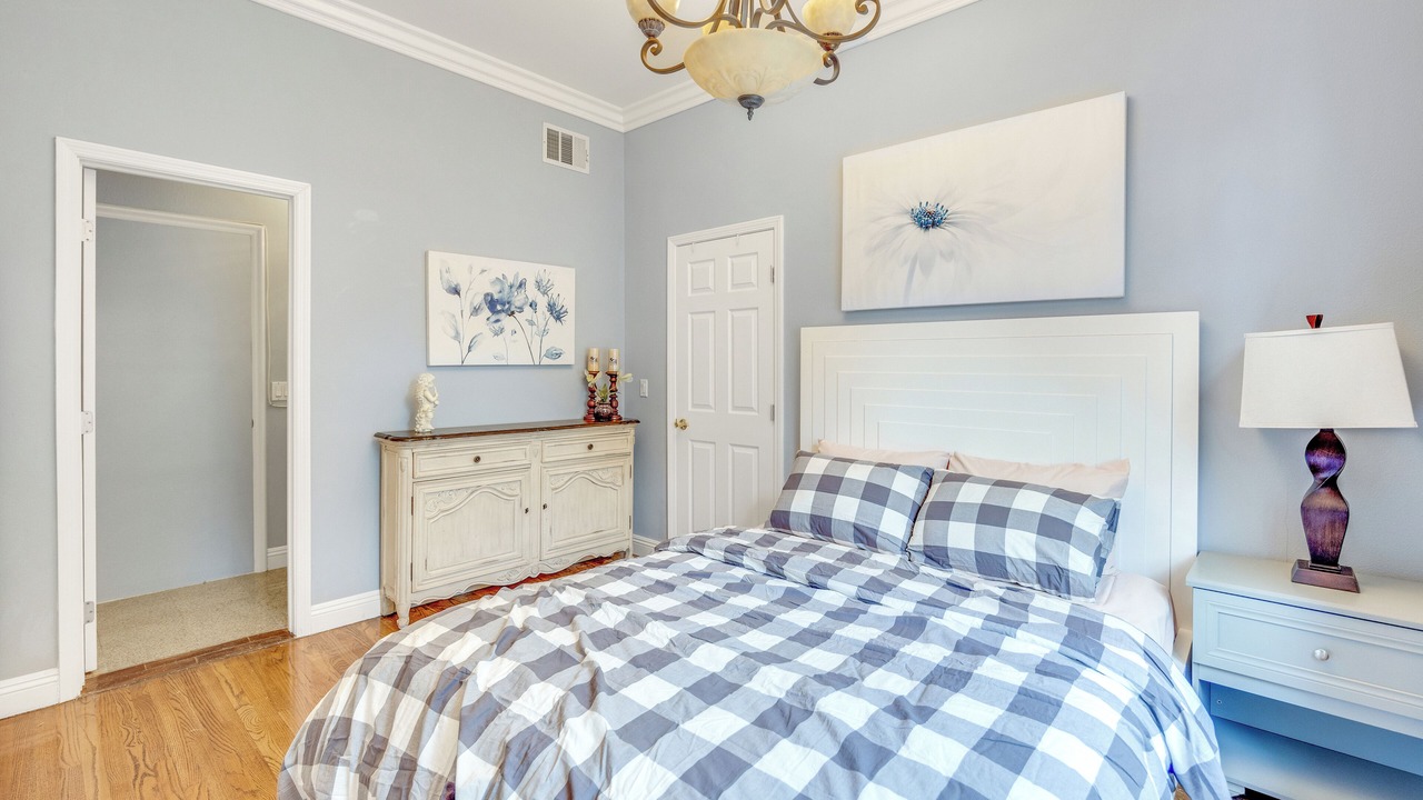 Photo of Bedroom in East Pasadena