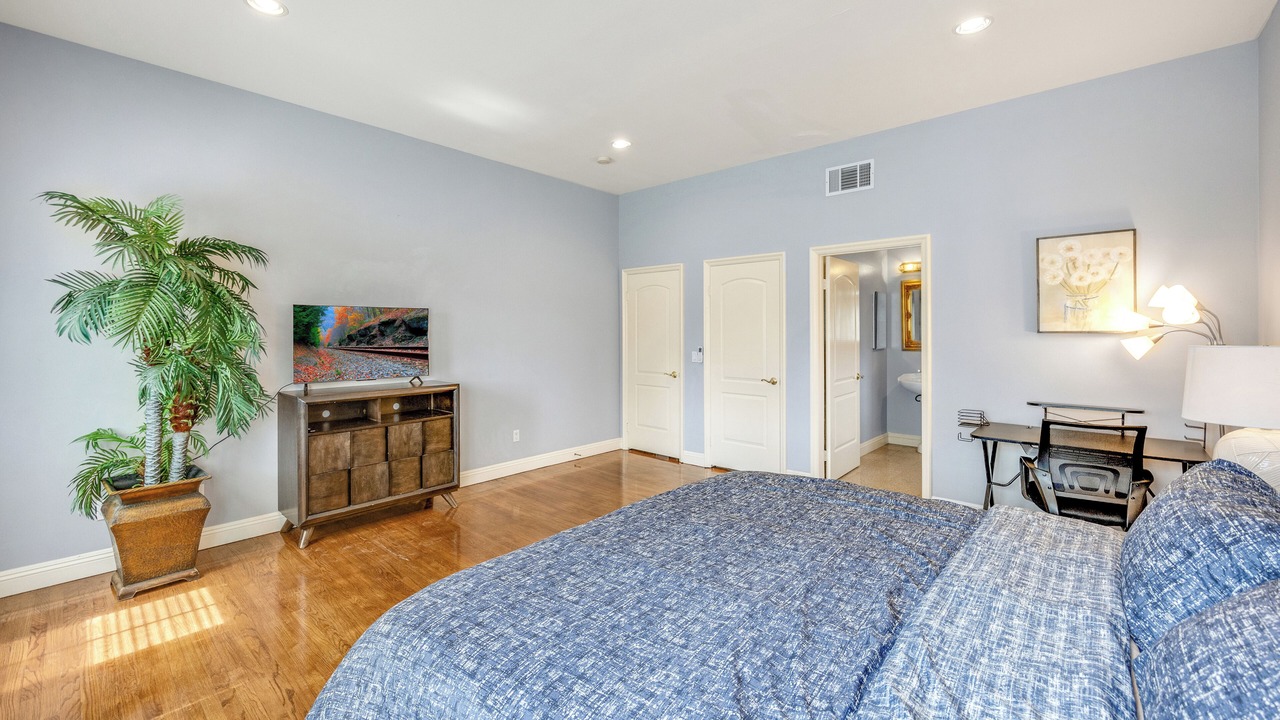 Photo of Bedroom in East Pasadena