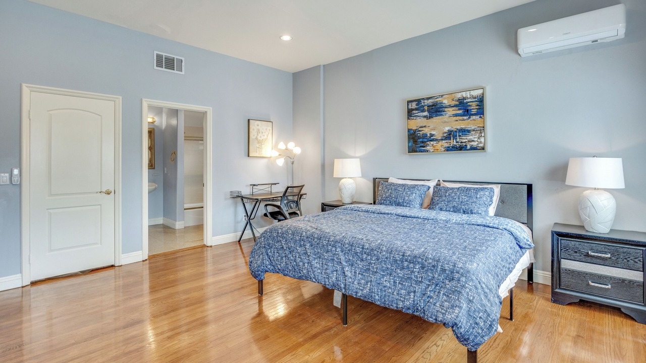 Photo of Bedroom in East Pasadena