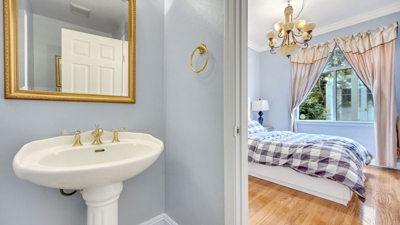 Photo of Bedroom in East Pasadena