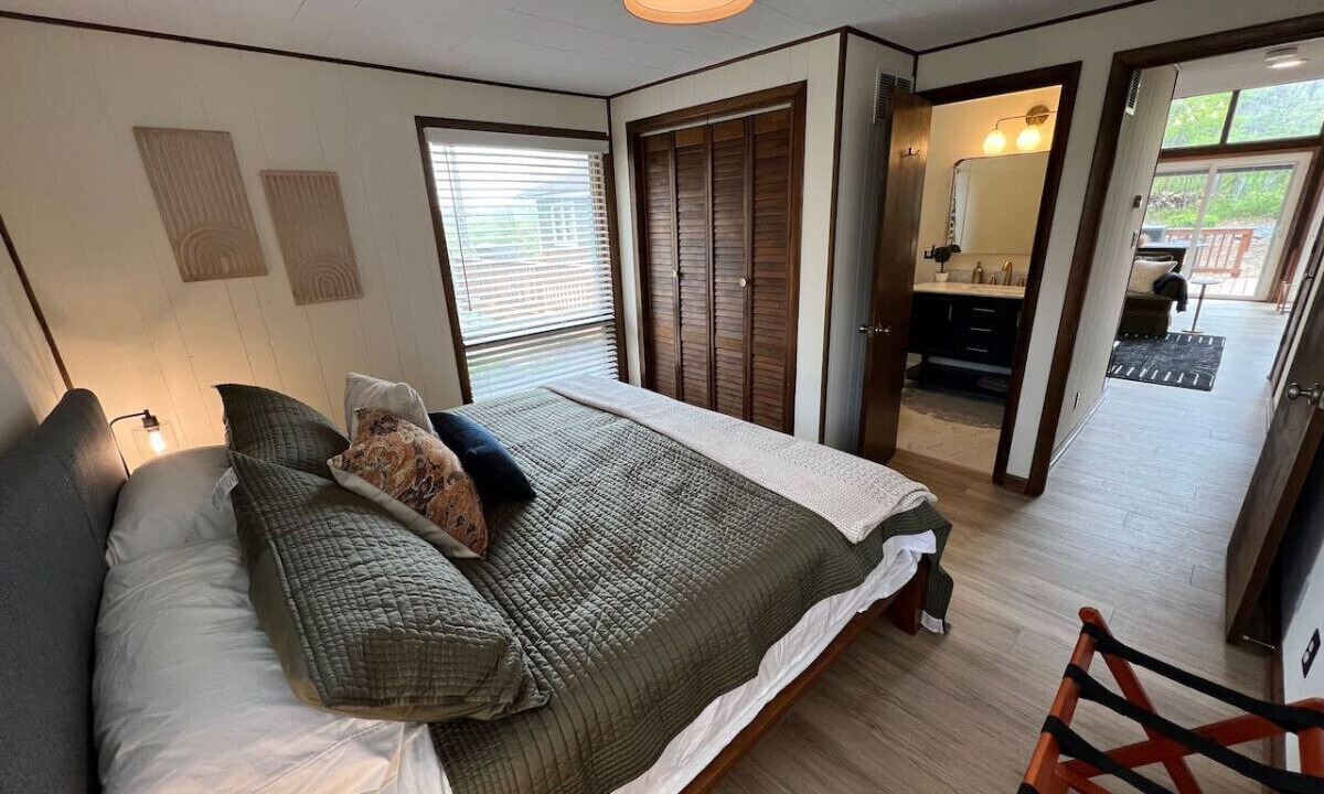 Photo of Bedroom in Chester Gap