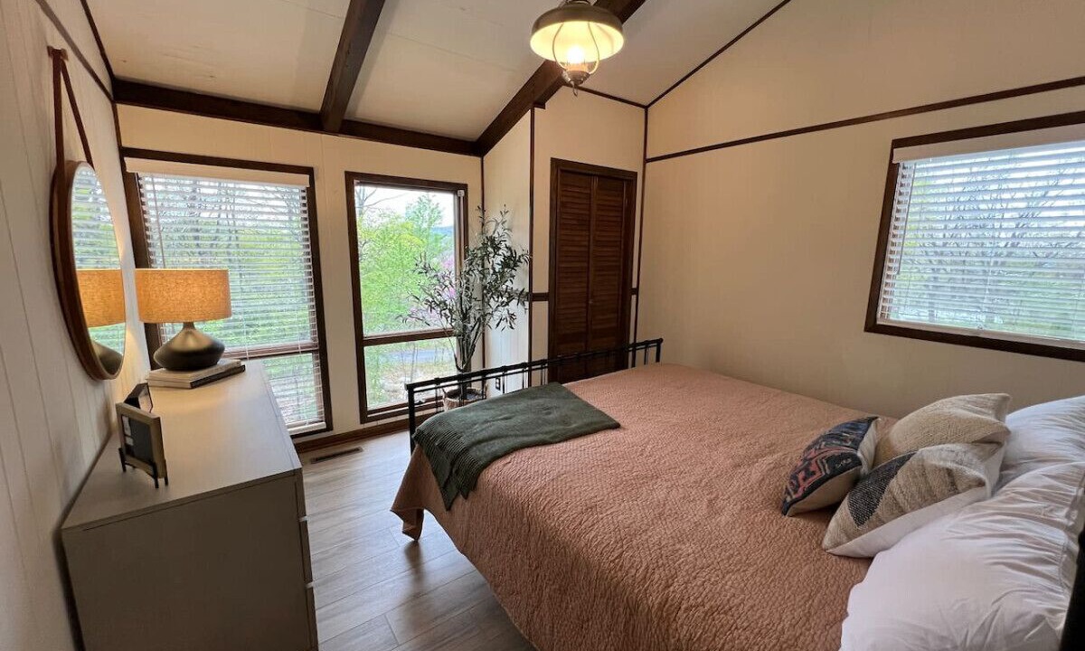 Photo of Bedroom in Chester Gap