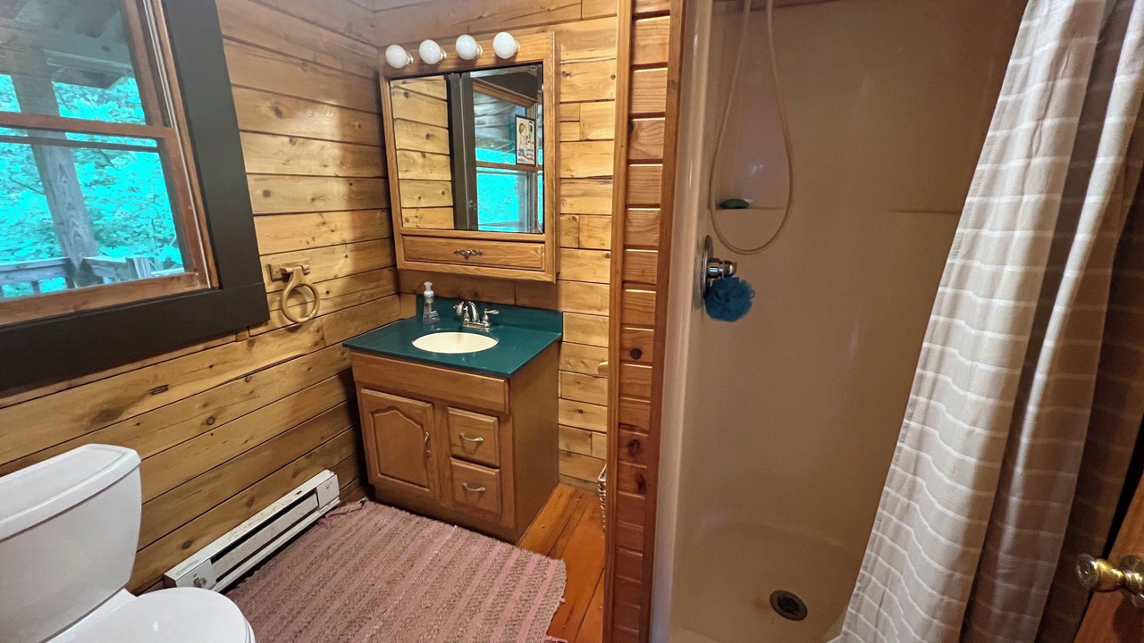 Photo of Bathroom in Huey