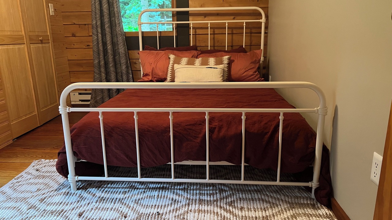 Photo of Bedroom in Huey