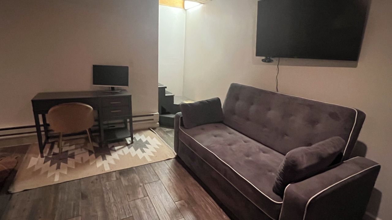 Photo of Livingroom in Huey