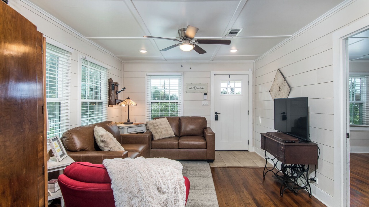 Photo of Livingroom in Tomball