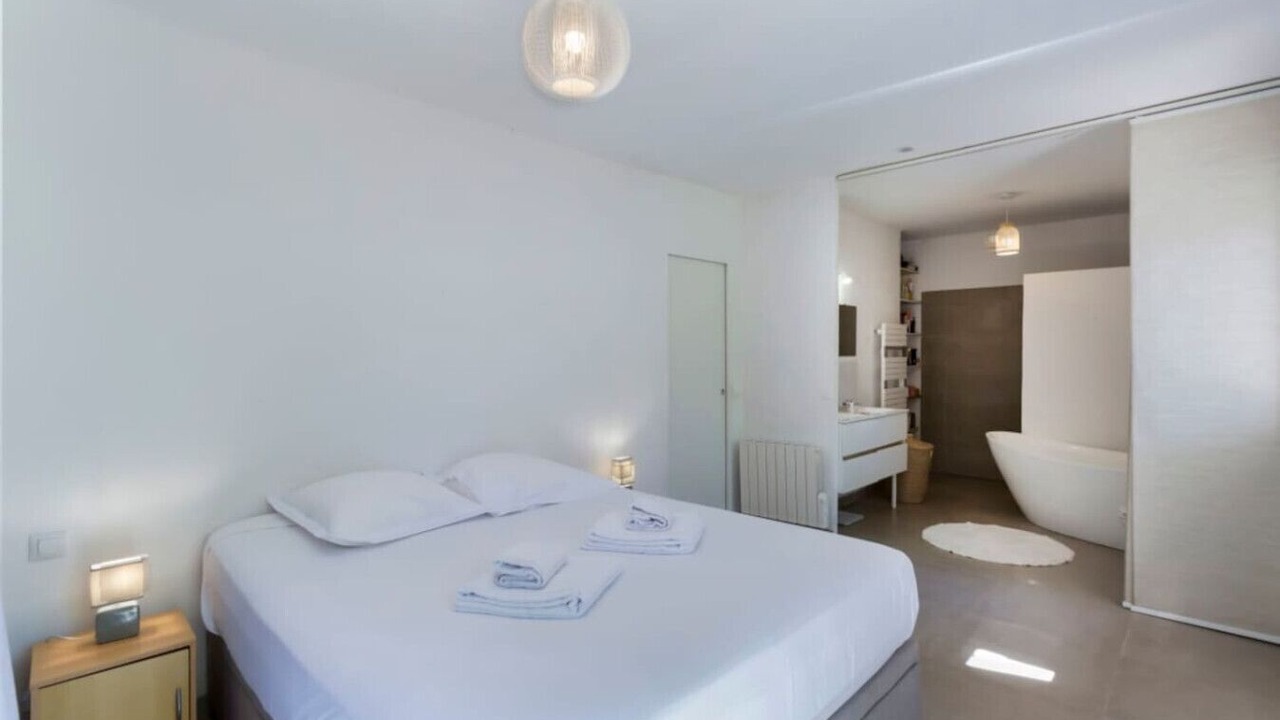 Photo of Bedroom in Roquefort-les-Pins