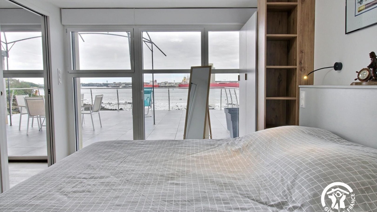 Photo of Bedroom in Locmiquelic