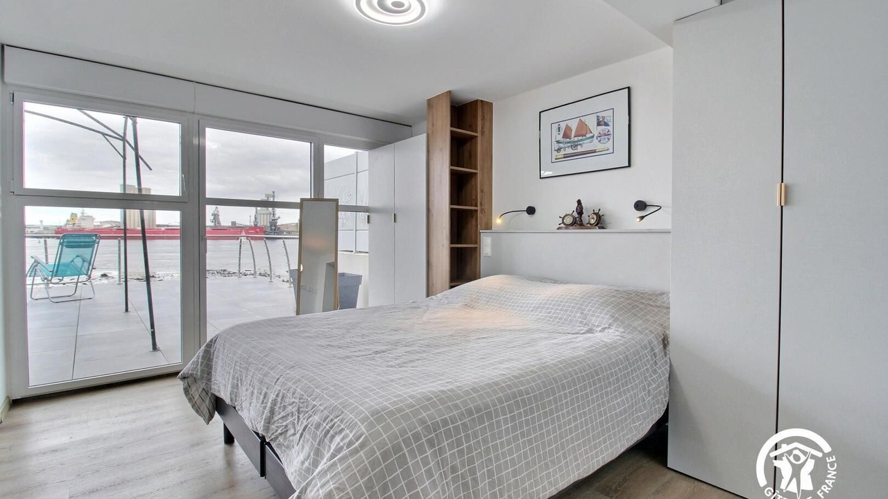 Photo of Bedroom in Locmiquelic