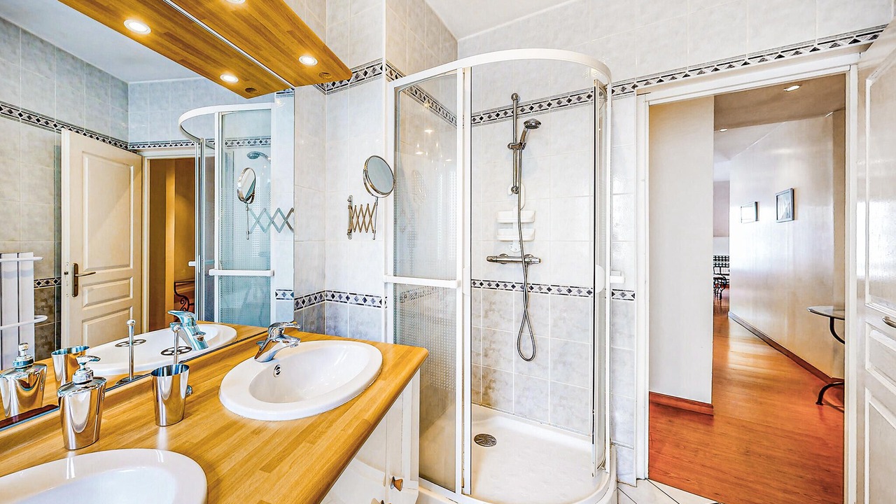 Photo of Bathroom in Cauterets