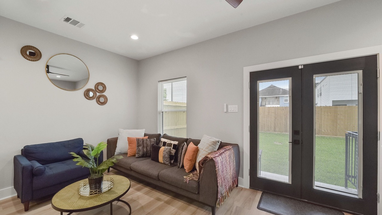 Photo of Livingroom in South Central Houston