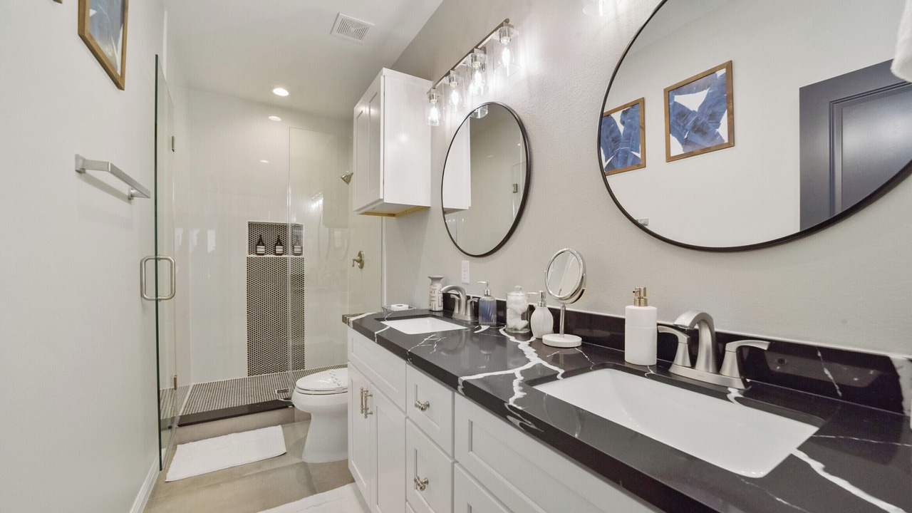 Photo of Bathroom in South Central Houston