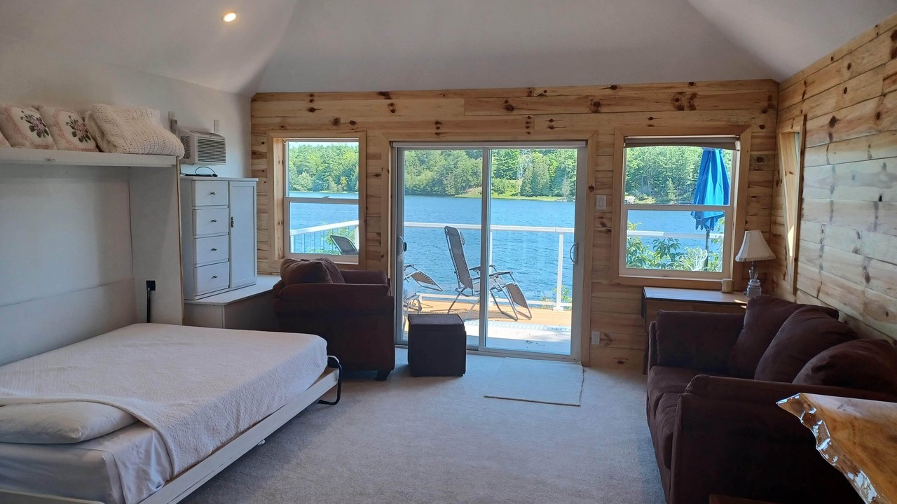 Photo of Bedroom in Frontenac