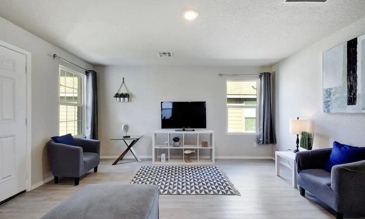 Photo of Livingroom in Converse
