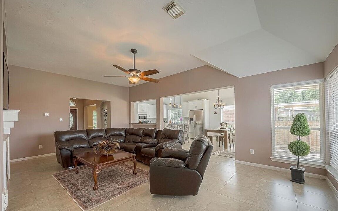 Photo of Livingroom in Cinco Ranch