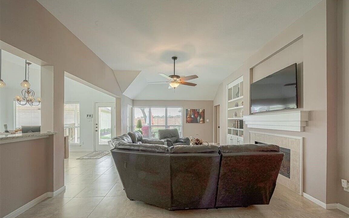 Photo of Livingroom in Cinco Ranch