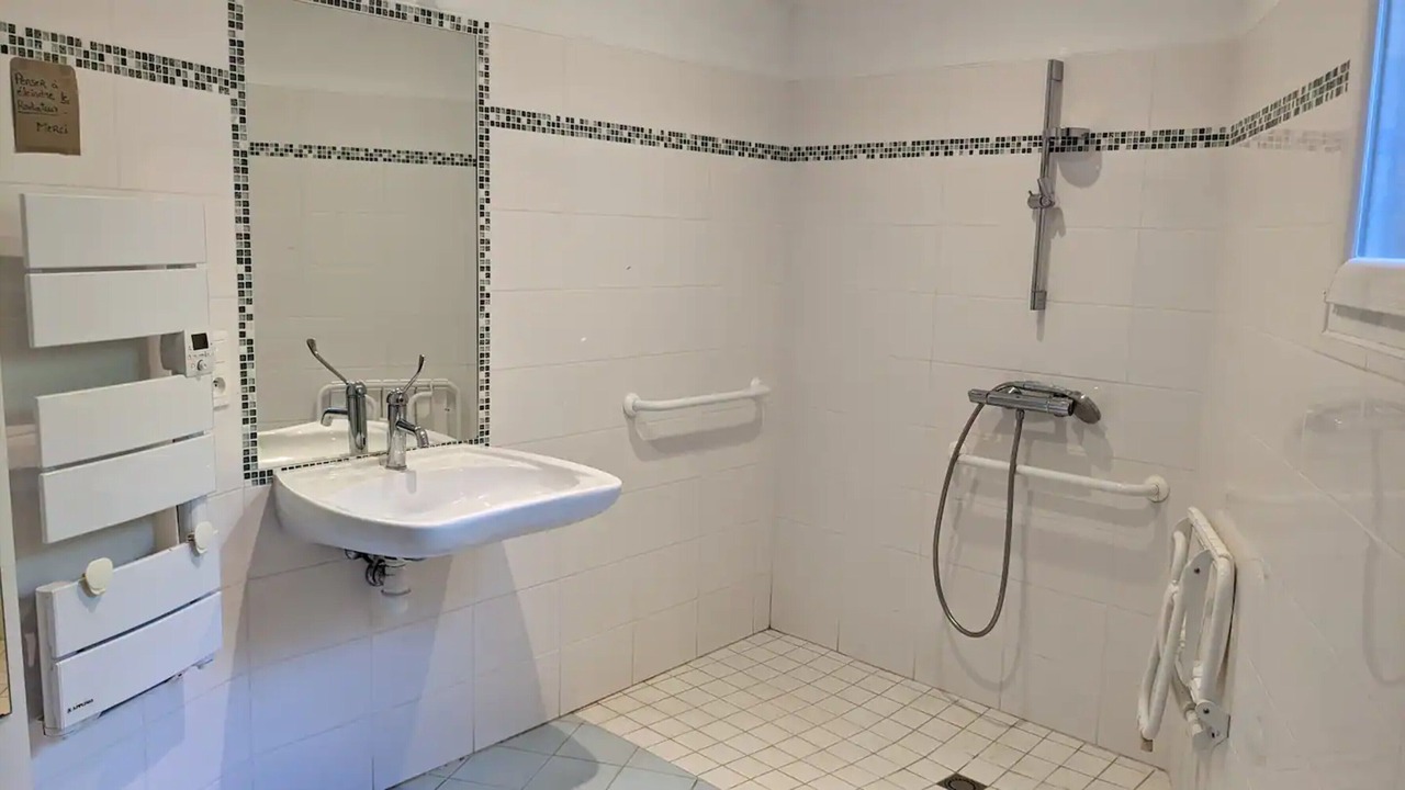 Photo of Bathroom in Cambounes