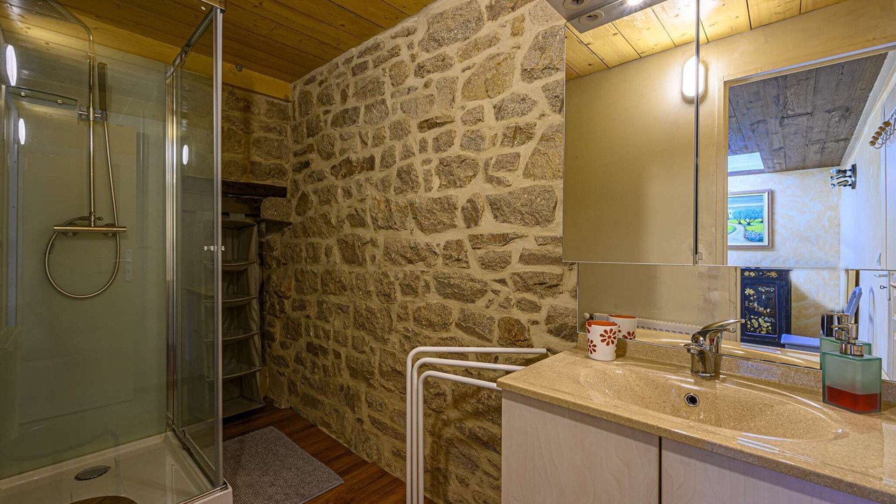 Photo of Bathroom in Etel