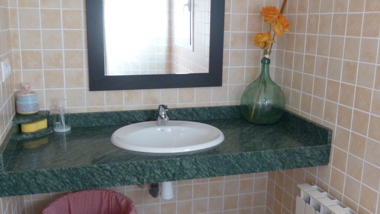 Photo of Bathroom in Alcover