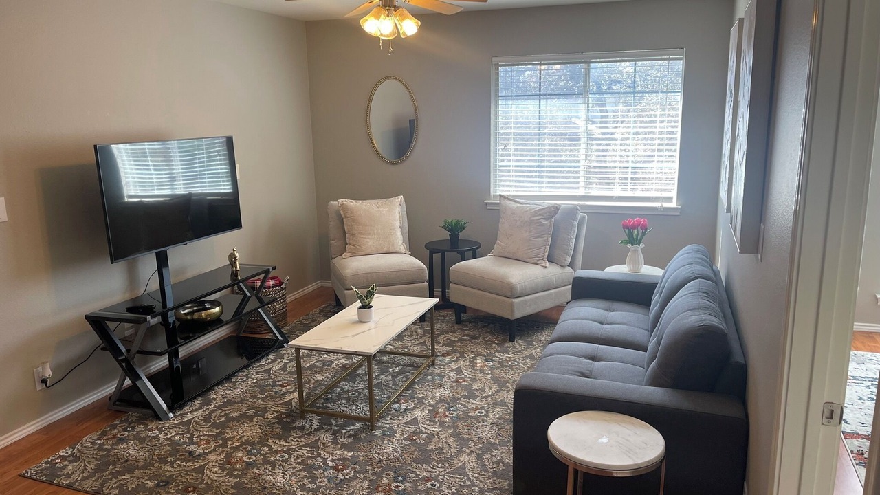 Photo of Livingroom in Helotes