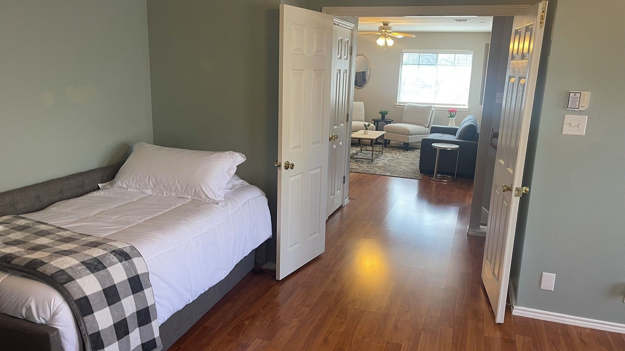 Photo of Bedroom in Helotes