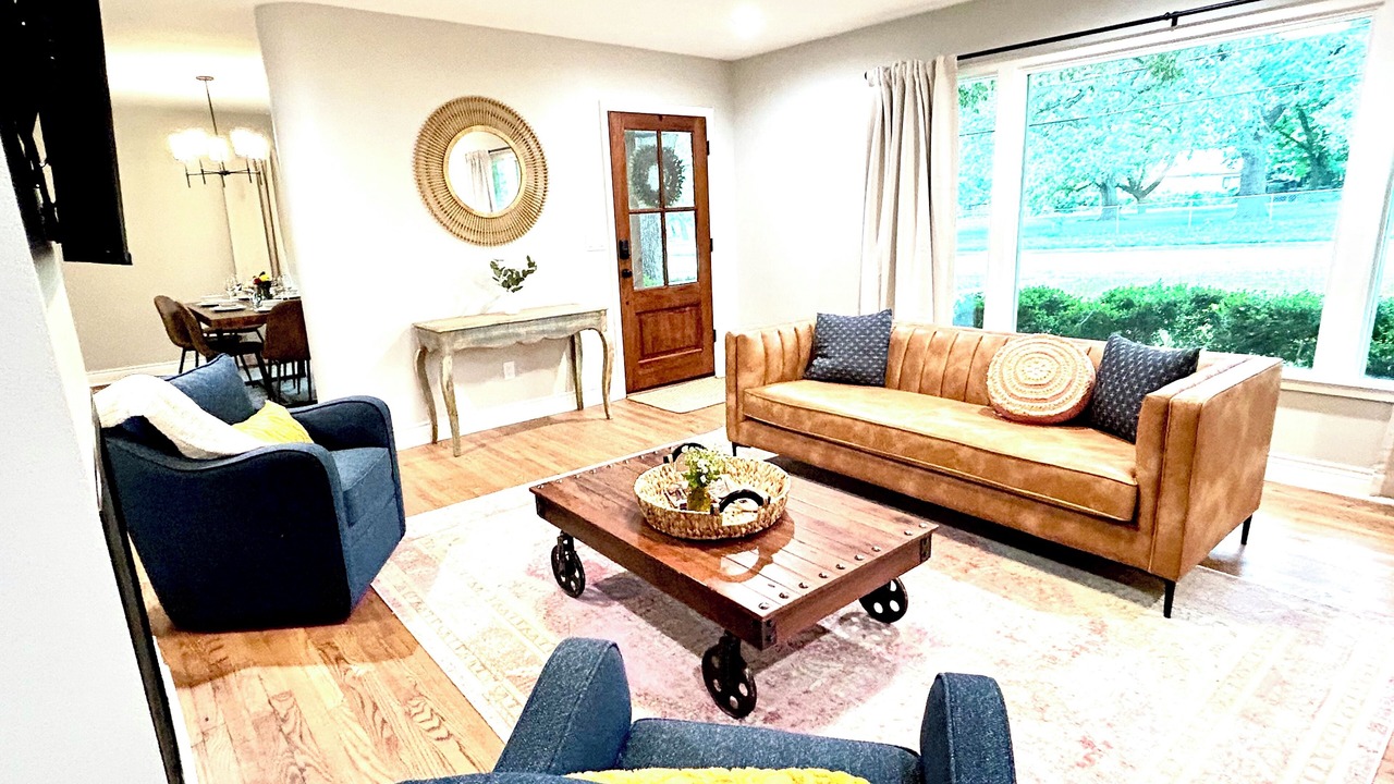 Photo of Livingroom in La Grange