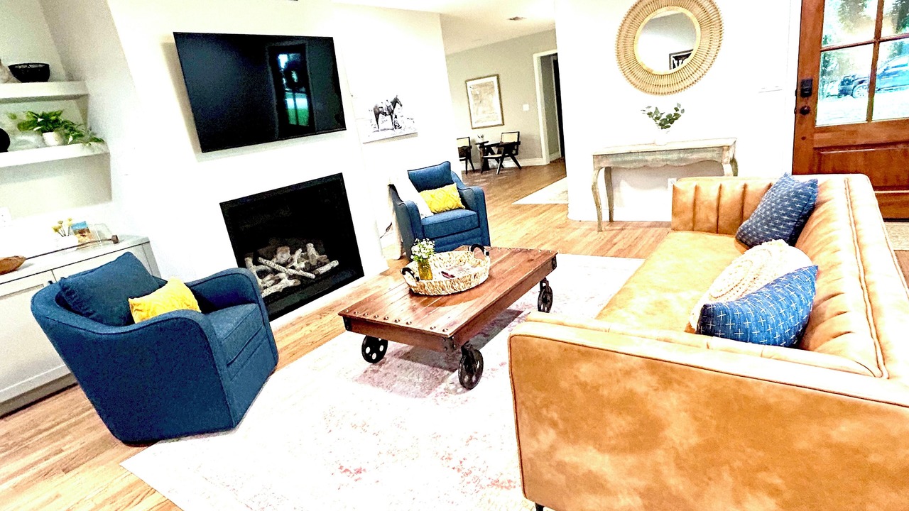 Photo of Livingroom in La Grange