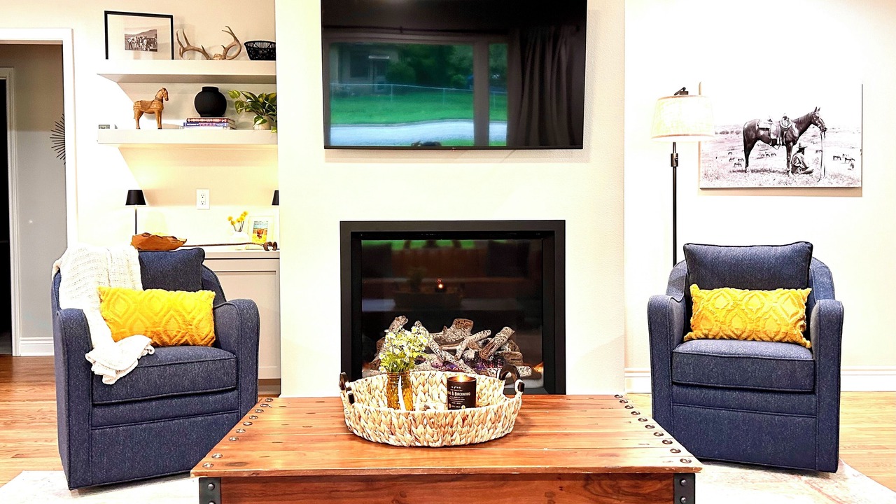 Photo of Livingroom in La Grange