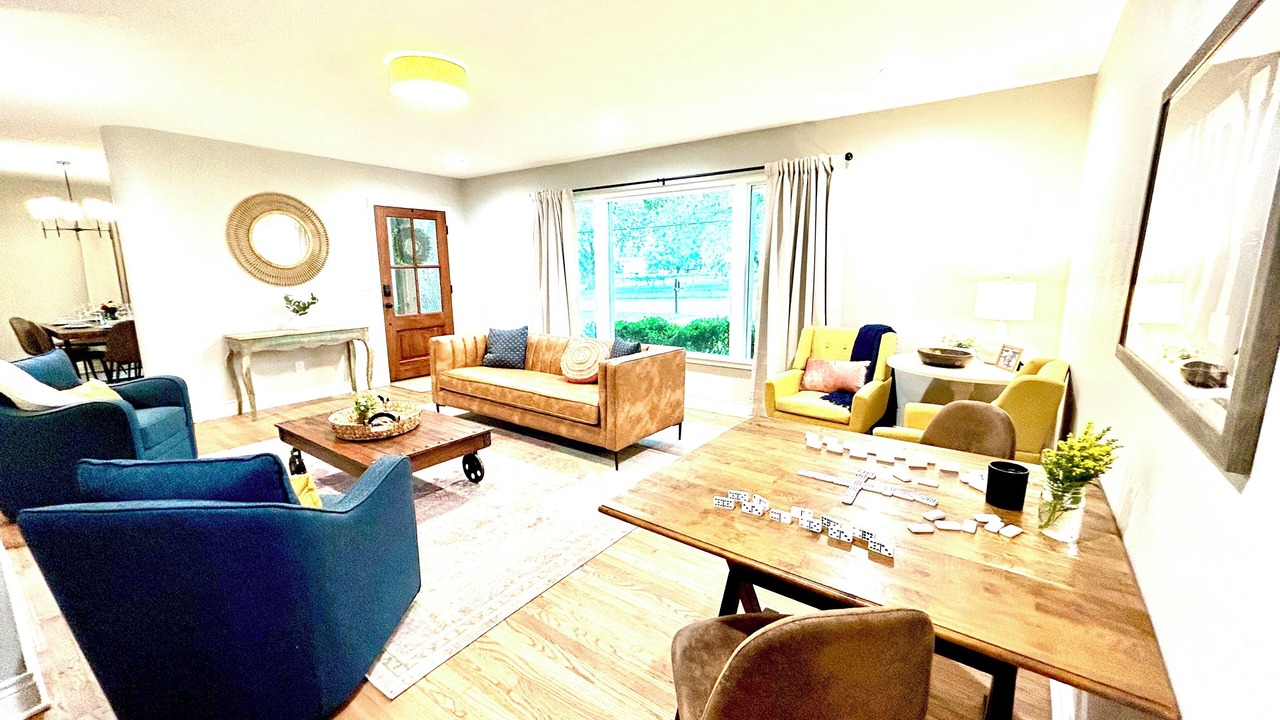 Photo of Livingroom in La Grange