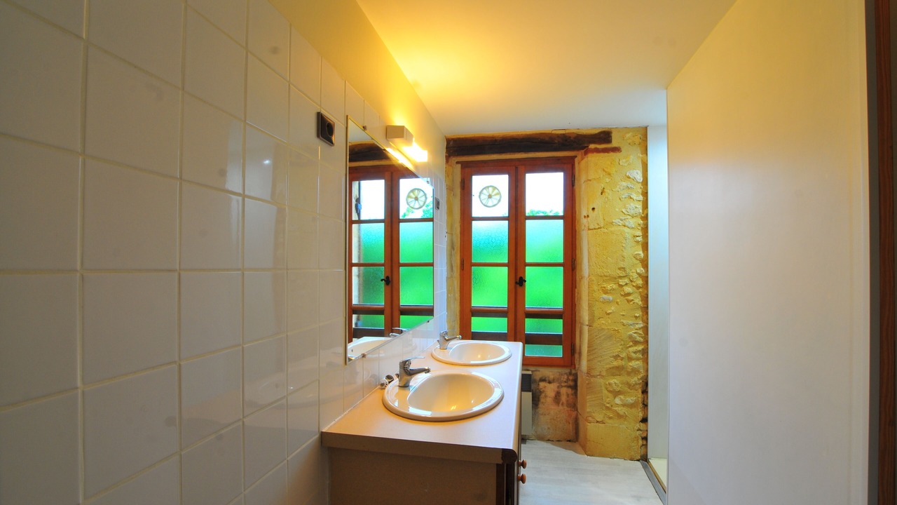 Photo of Bathroom in Pressignac-Vicq