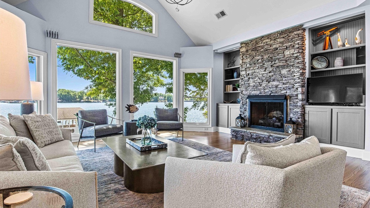 Photo of Livingroom in Lake Norman of Catawba