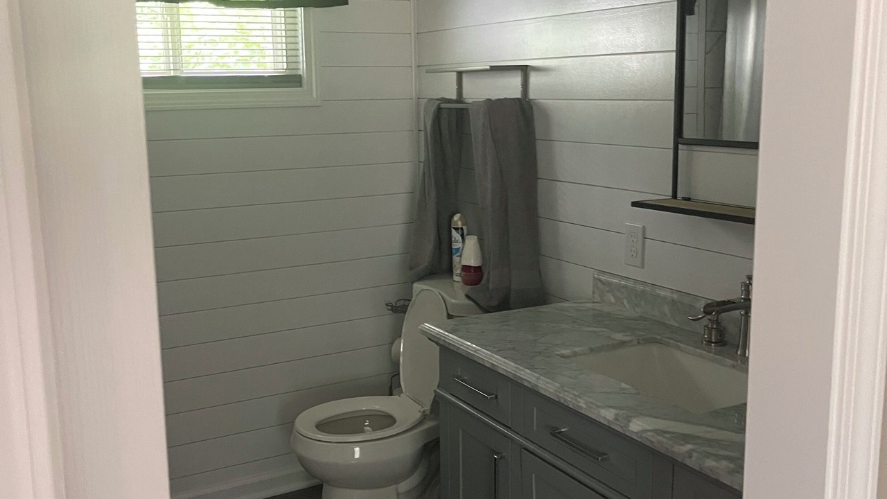 Photo of Bathroom in Elgin
