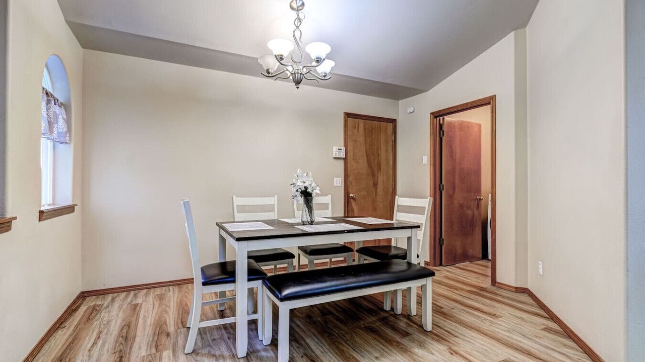 Photo of Livingroom in Tri-Cities