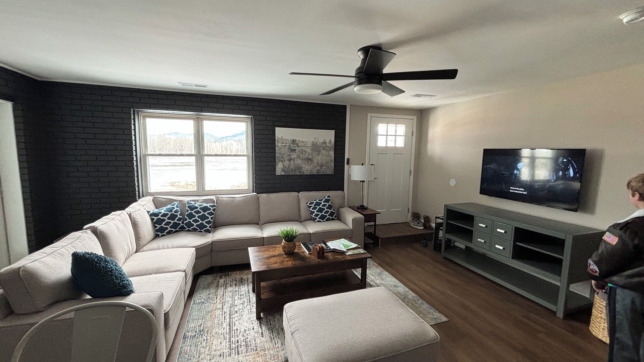 Photo of Livingroom in Clay City