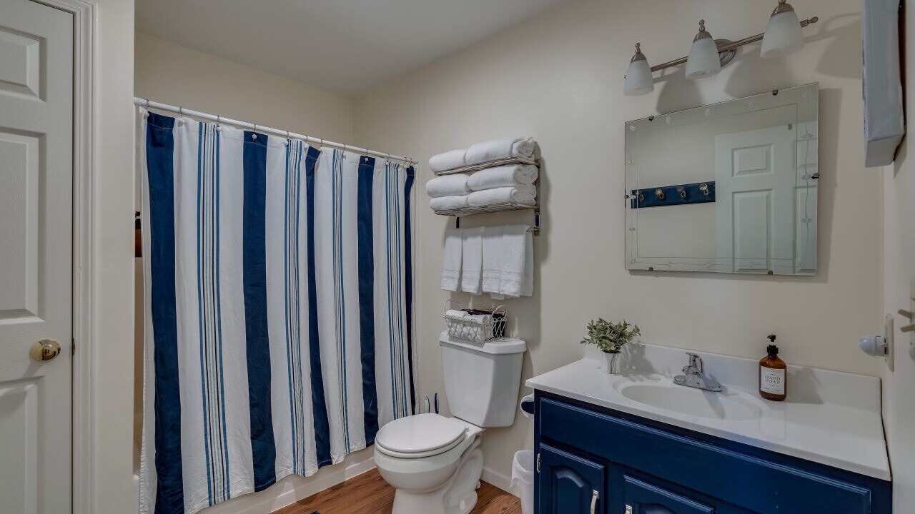Photo of Bathroom in Cape Vincent