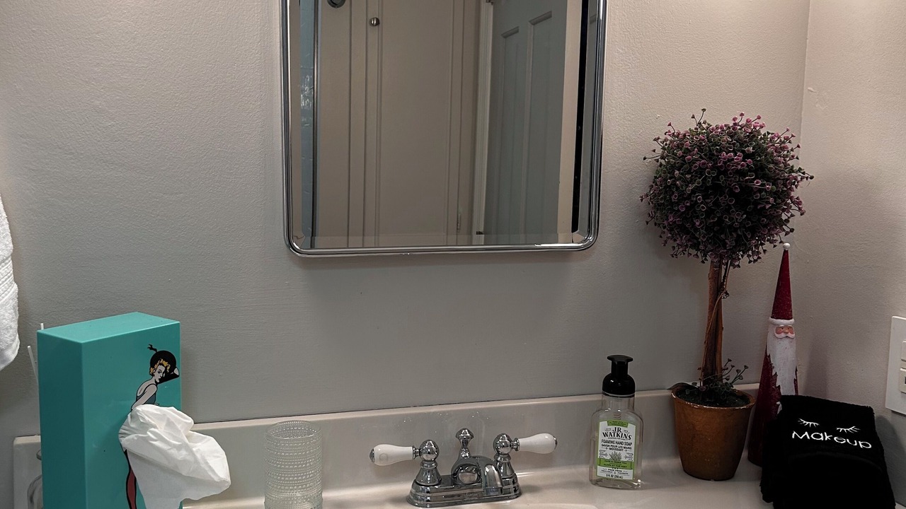 Photo of Bathroom in Newburgh