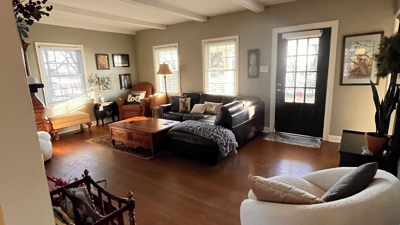 Photo of Livingroom in Newburgh