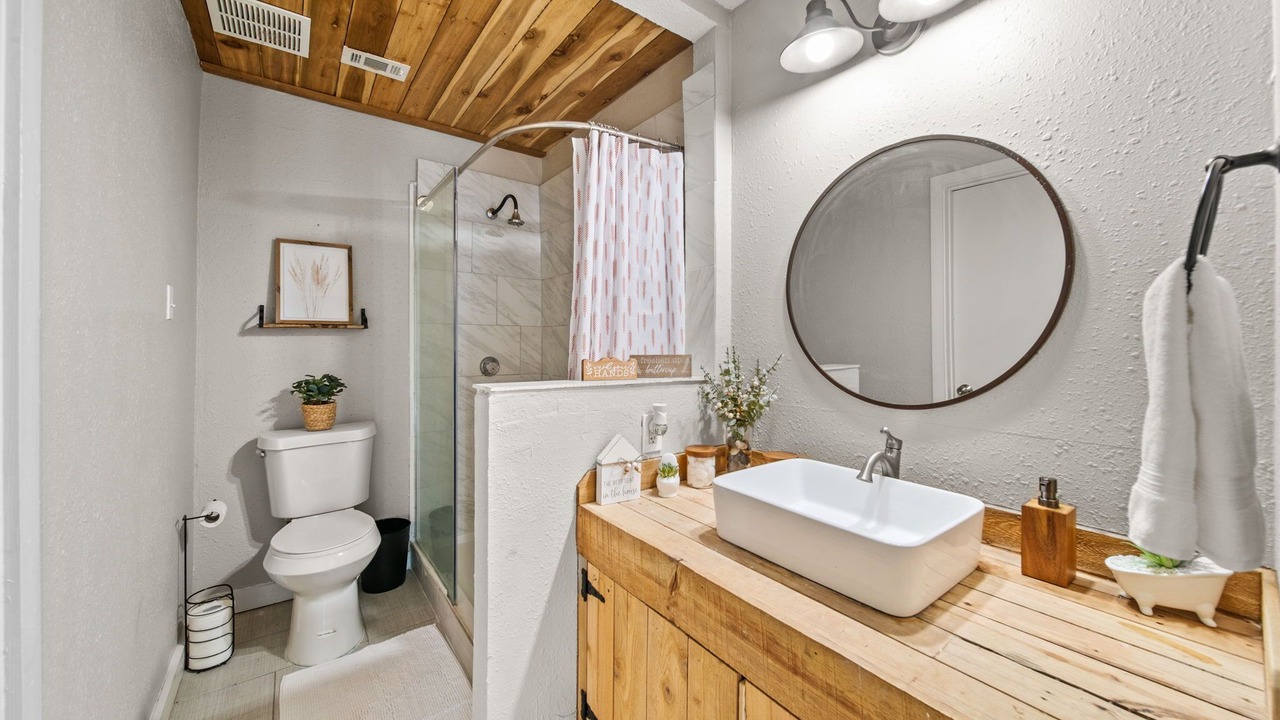Photo of Bathroom in Spring