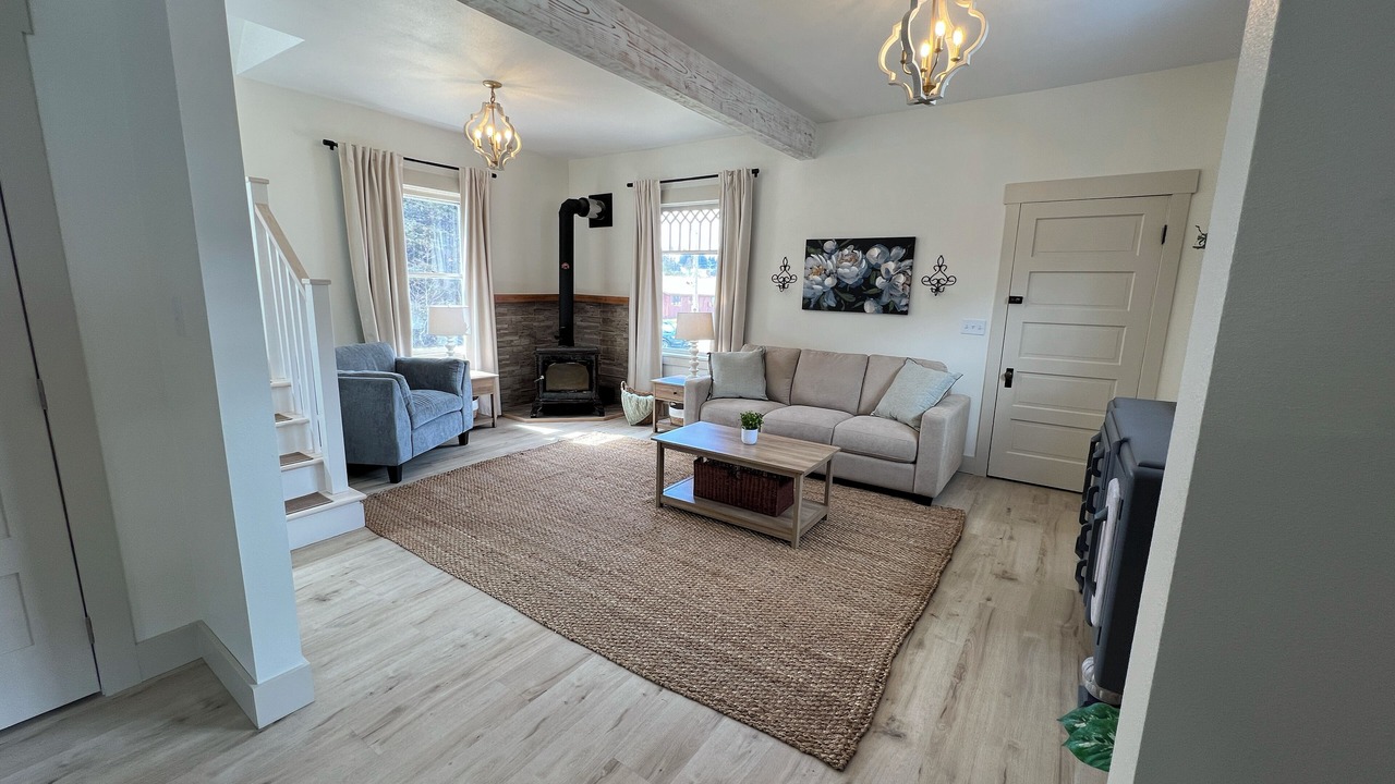 Photo of Livingroom in Valdez