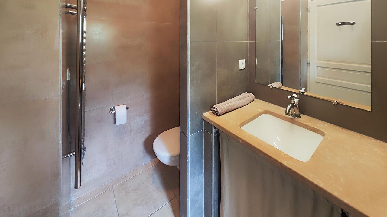 Photo of Bathroom in Saint-Laurent-de-la-Cabrerisse
