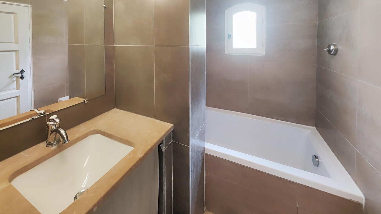 Photo of Bathroom in Saint-Laurent-de-la-Cabrerisse