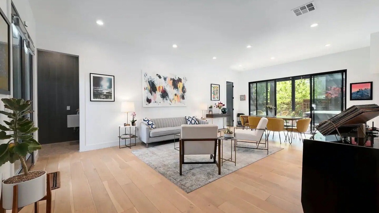 Photo of Livingroom in Chestnut