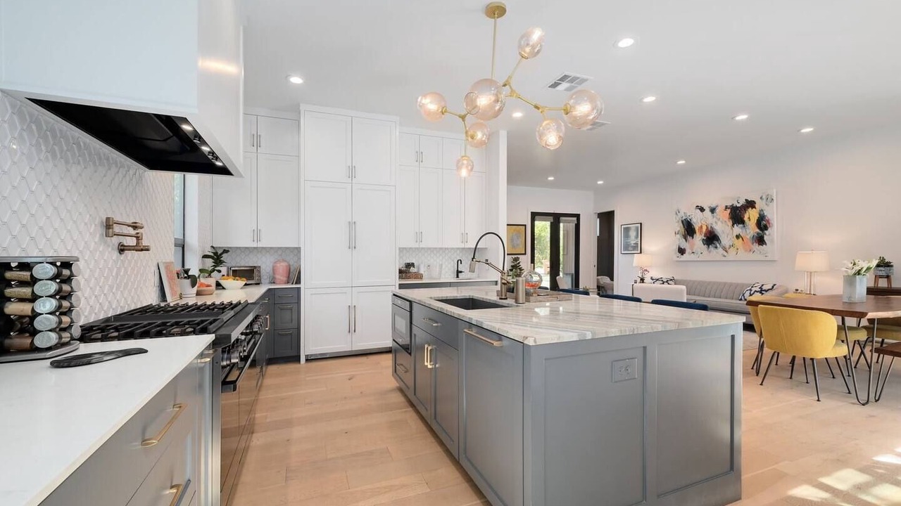 Photo of Kitchen in Chestnut