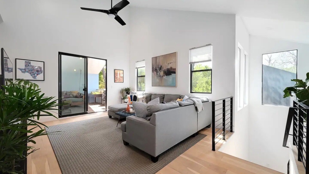 Photo of Livingroom in Chestnut