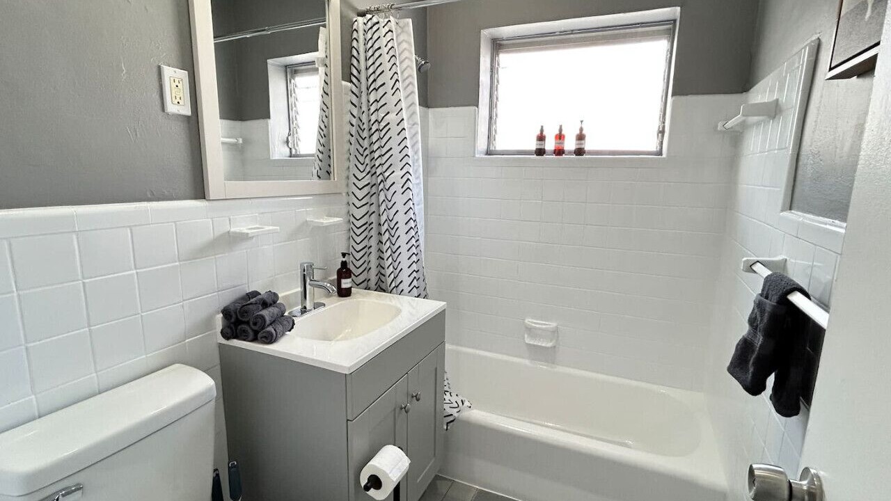 Photo of Bathroom in West Avenue