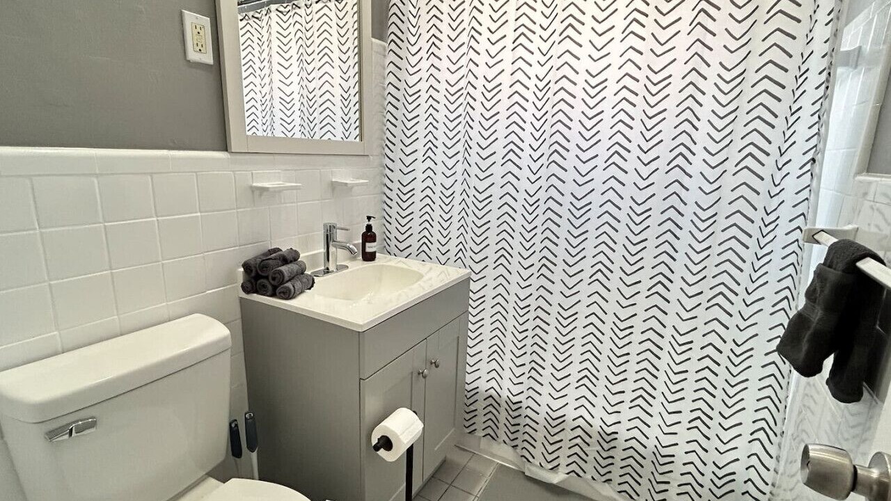Photo of Bathroom in West Avenue