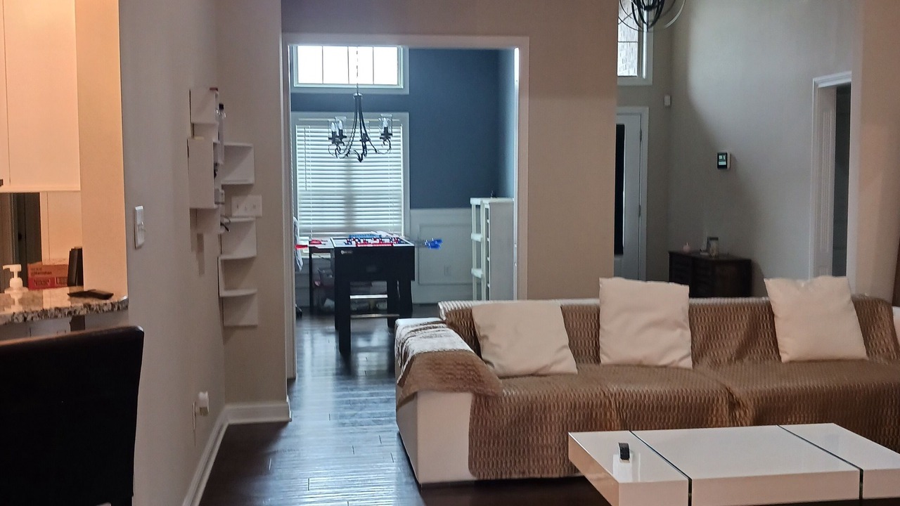 Photo of Livingroom in Drake