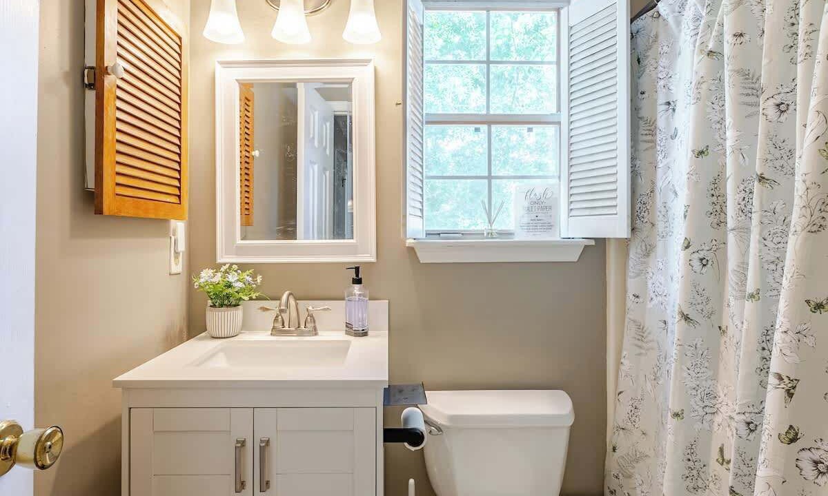 Photo of Bathroom in North Charleston