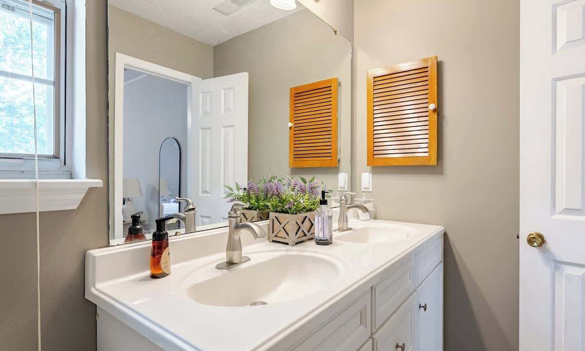 Photo of Bathroom in North Charleston